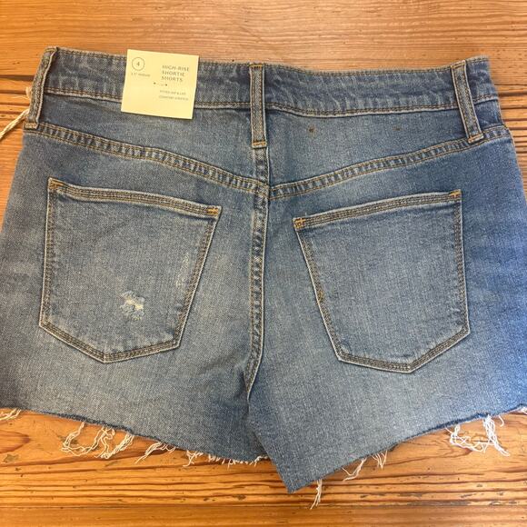 NWT Universal Thread medium wash high rise shortie jean shorts SIZE 4 - Picture 4 of 4